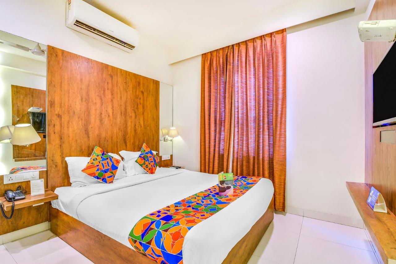 Fabhotel Arastu Nampally Hyderabad Exteriör bild